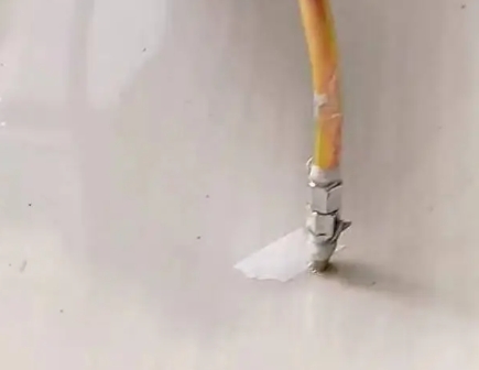 滨州瓷砖空鼓维修公司专业解答在瓷砖铺贴过程中，如果使用的砂料过粗（如全部使用了粗砂），可能会导致以下问题